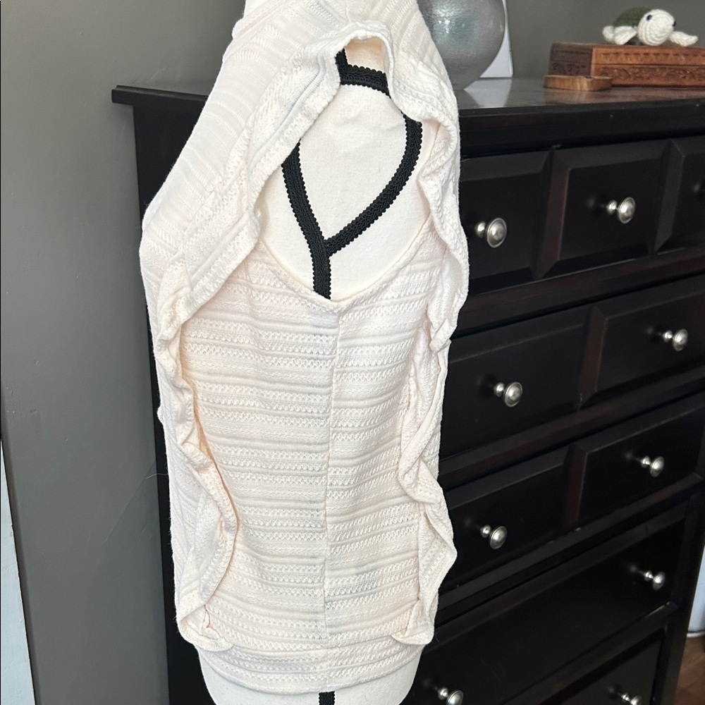 Jessica Simpson Cream Textured Ruffle Blouse - Picture 2 of 6